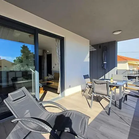 Appartement With A - C In Krk-insel Krk 55029
