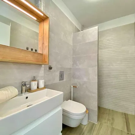 Appartement With A - C In Krk-insel Krk 55029 *