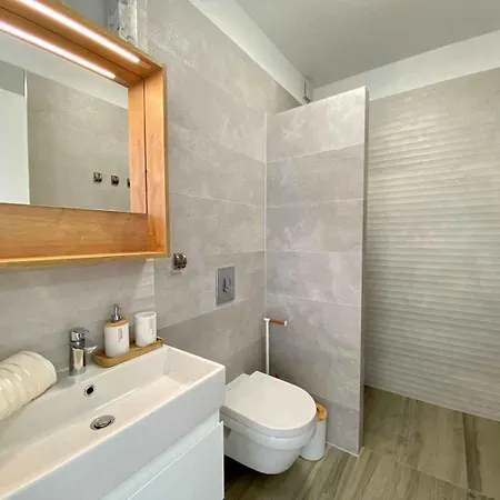 Appartement With A - C In Krk-insel Krk 55029 Krk Town